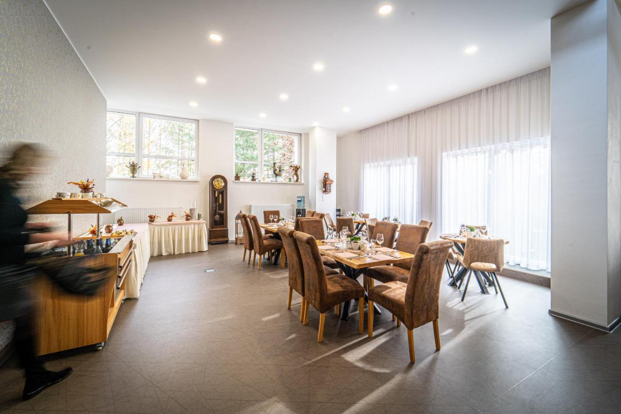 Hotel Fontana เบอร์โน ภายนอก รูปภาพ