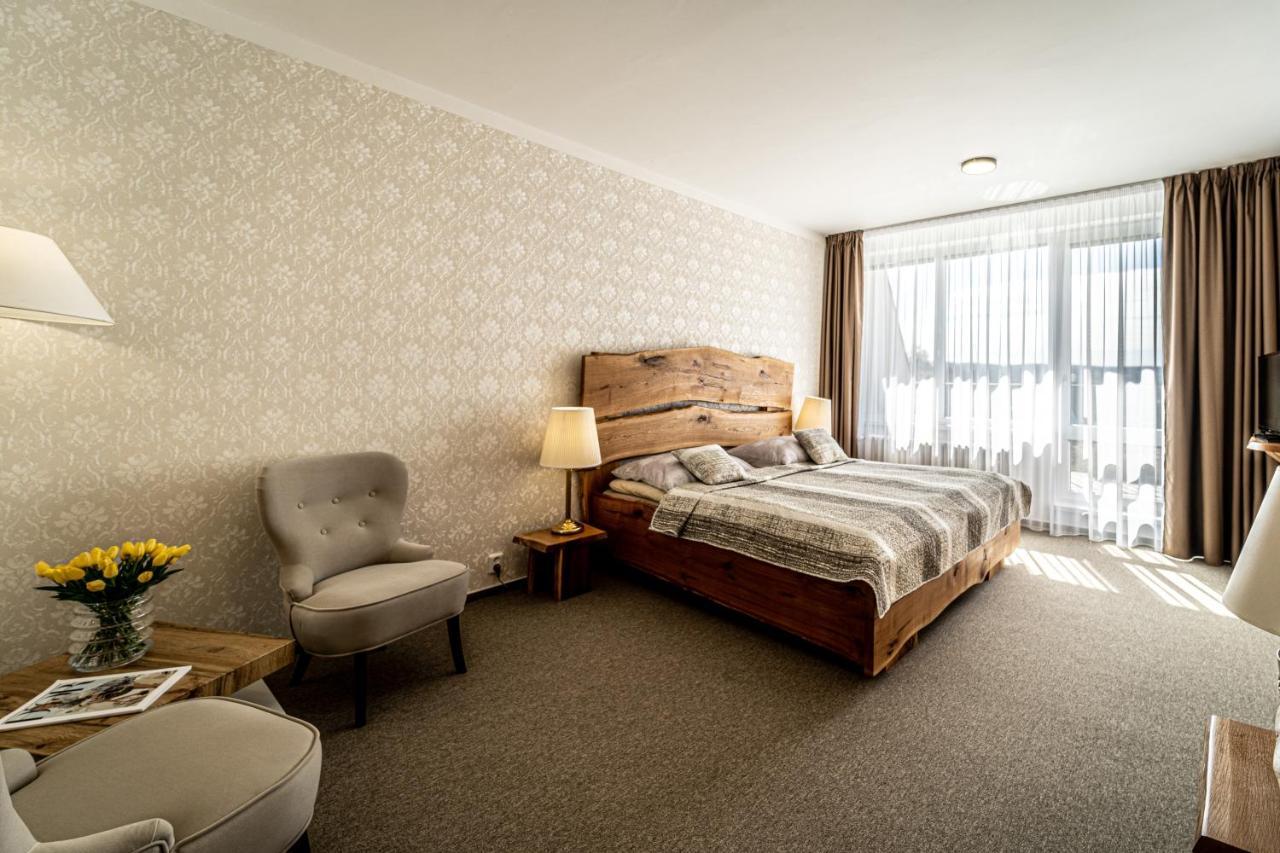 Hotel Fontana เบอร์โน ภายนอก รูปภาพ