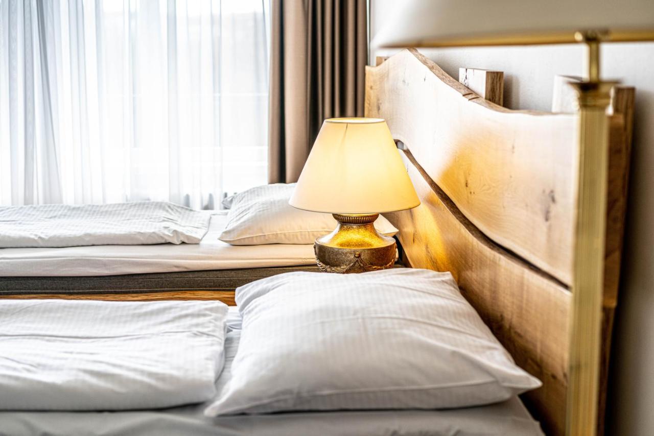 Hotel Fontana เบอร์โน ภายนอก รูปภาพ