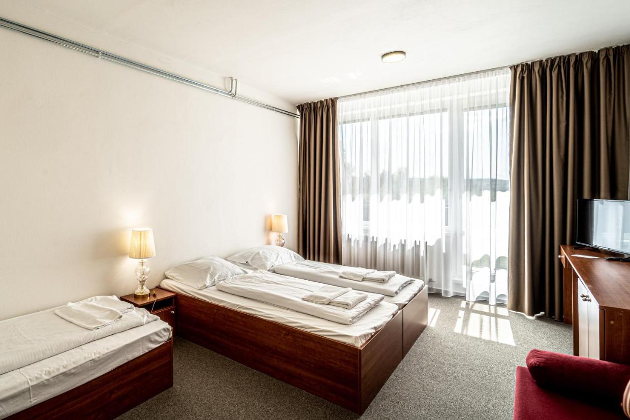 Hotel Fontana เบอร์โน ภายนอก รูปภาพ