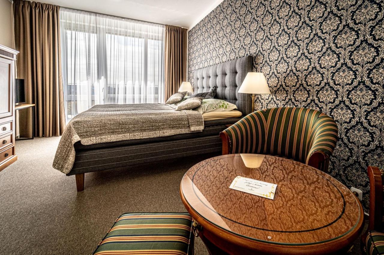 Hotel Fontana เบอร์โน ภายนอก รูปภาพ