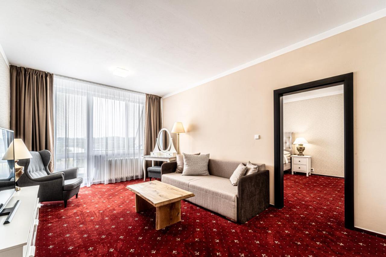 Hotel Fontana เบอร์โน ภายนอก รูปภาพ