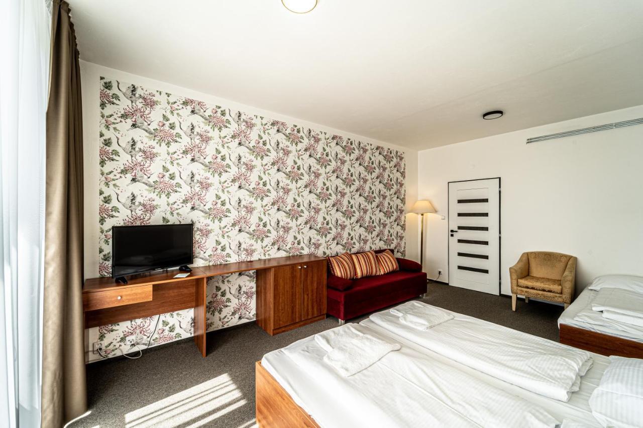 Hotel Fontana เบอร์โน ภายนอก รูปภาพ