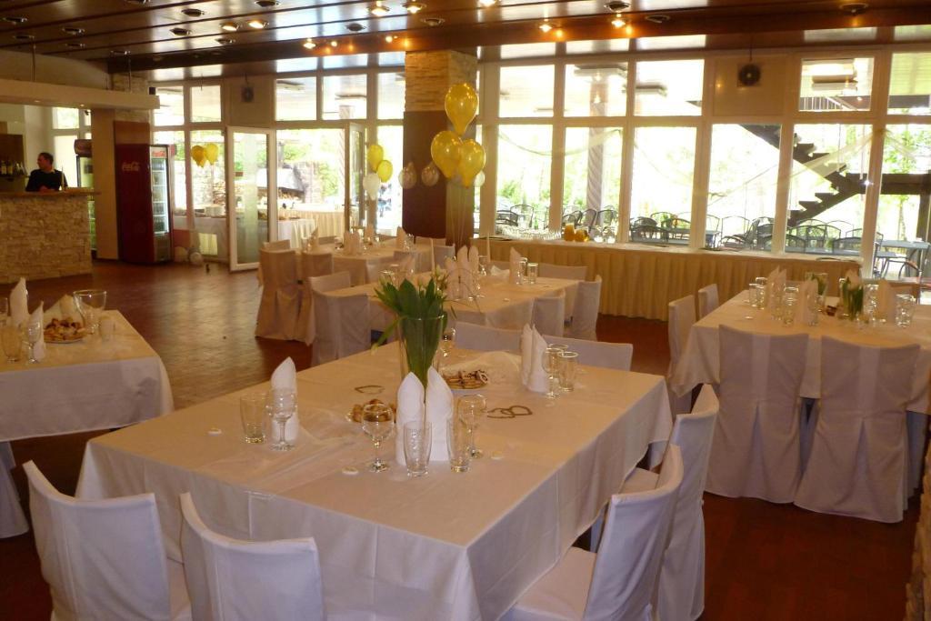 Hotel Fontana เบอร์โน ภายนอก รูปภาพ