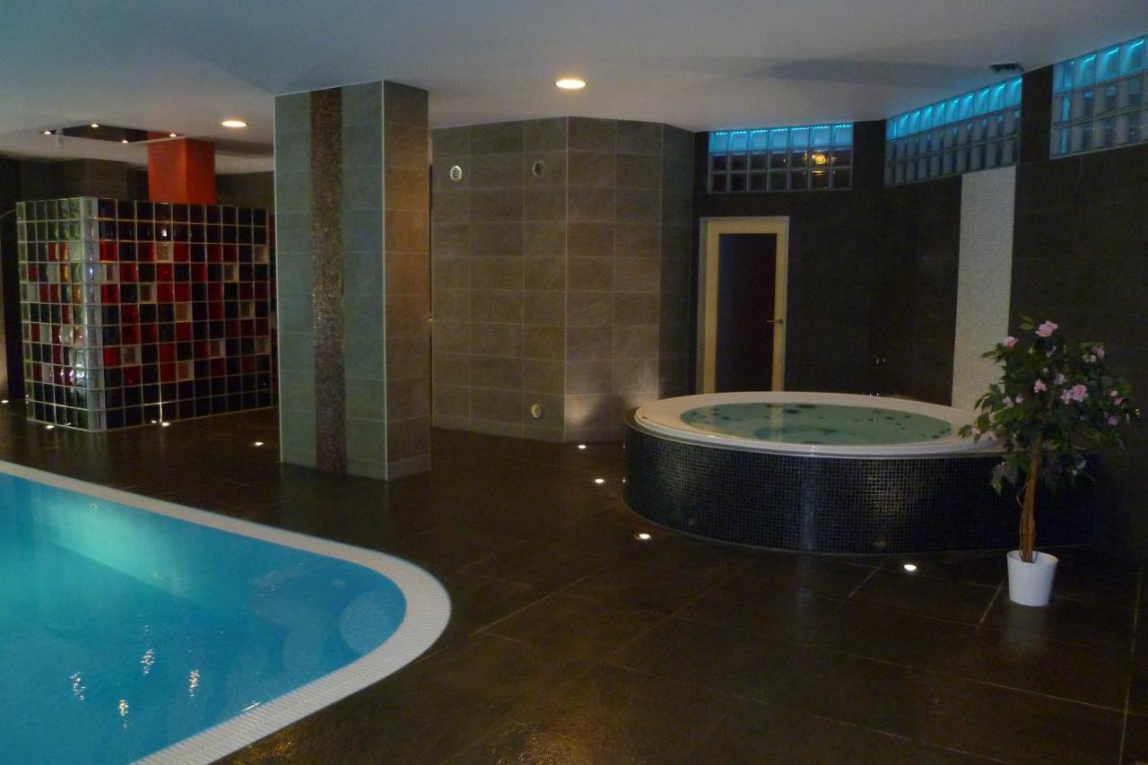 Hotel Fontana เบอร์โน ภายนอก รูปภาพ
